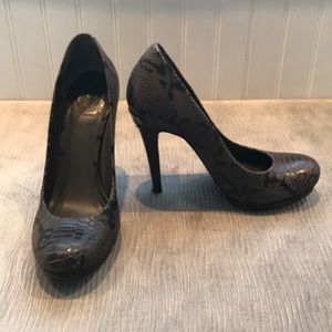 Tory Burch Snake Skin Pumps Size 8